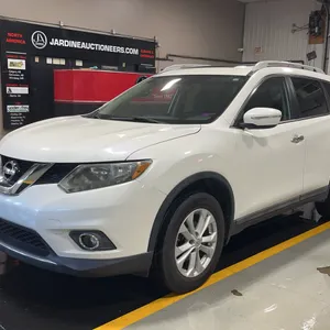 2015  Nissan  Rogue  AWD SV 4dr Crossover