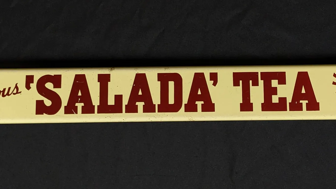 PORCELAIN DOOR PUSH SIGN DELICIOUS 'SALADA' TEA FLAVOR