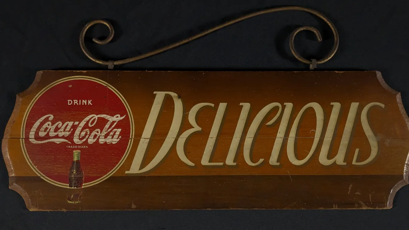 KAY DISPLAYS DELICIOUS DRINK COCA COLA WOOD SIGN WITH METAL HANGER