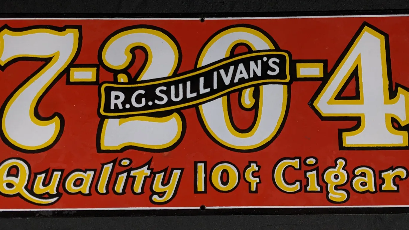 PORCELAIN IGN 7-20-4 R.G. SULLIVAN'S QUALITY 10¢ CIGAR