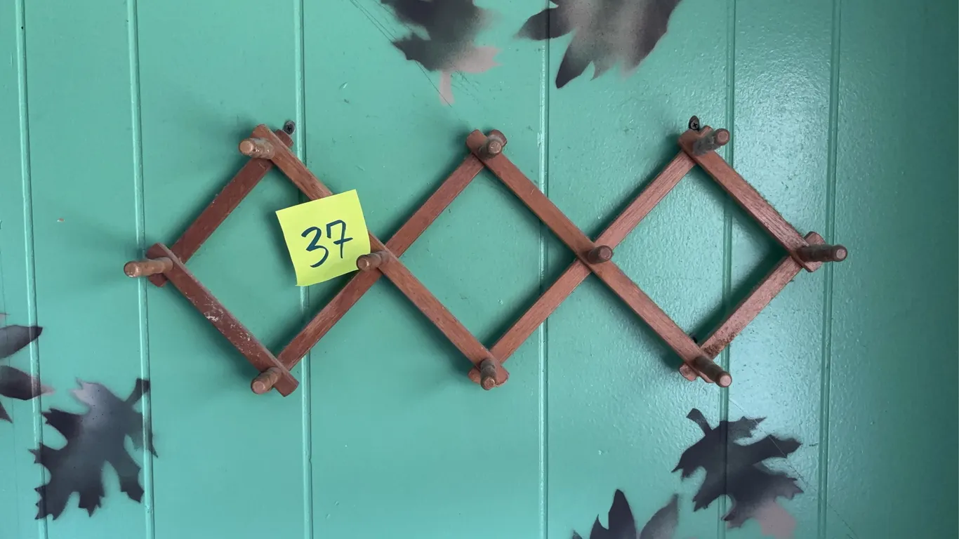 Wood Accordion-Style Wall Peg Rack