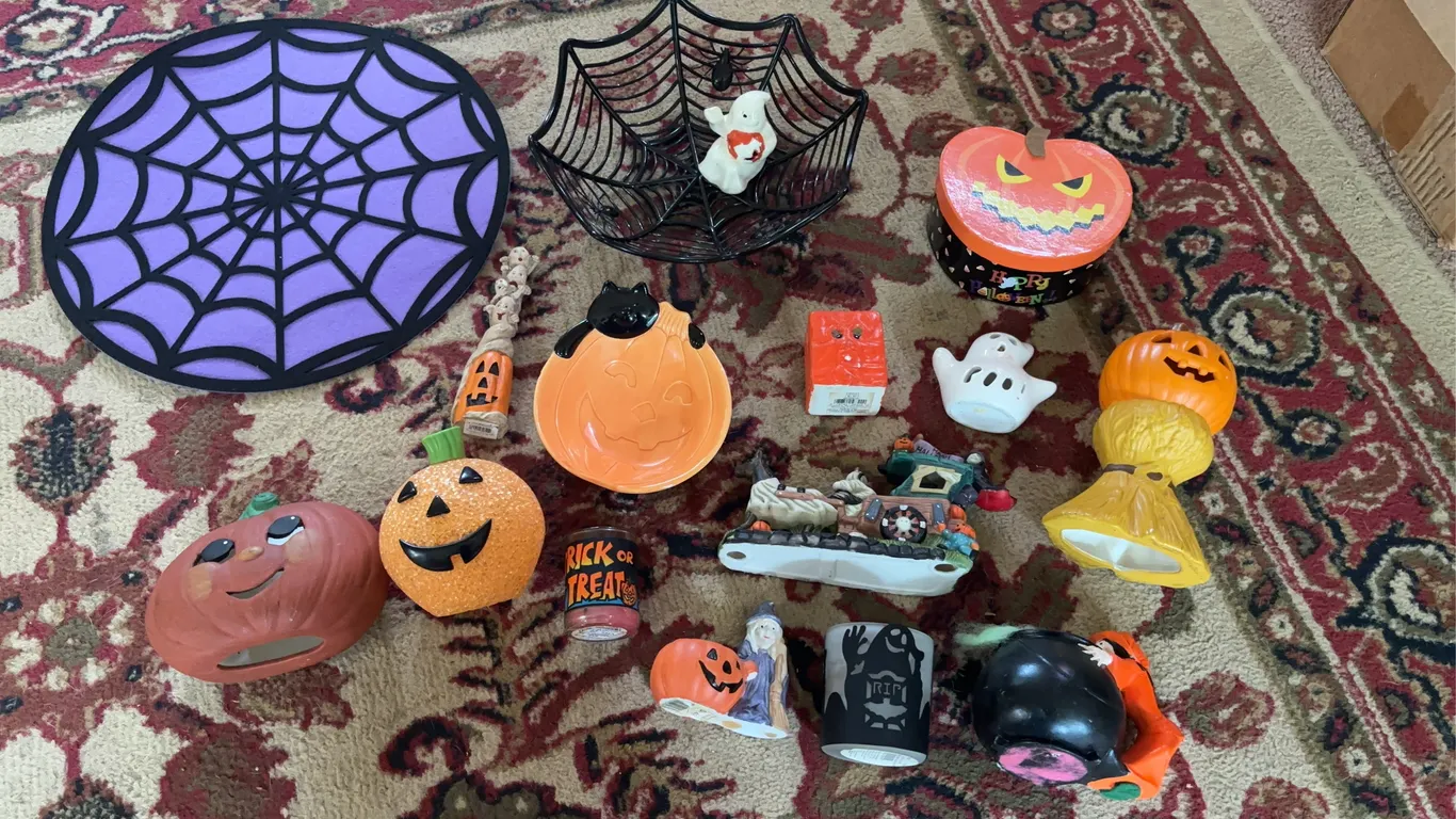 Halloween and Fall/Thanksgiving Ceramic and Decor Collection
