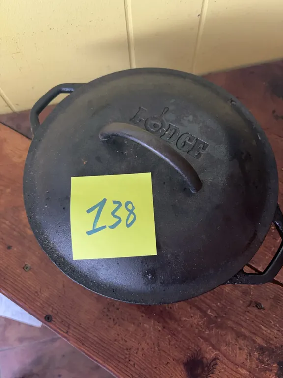 Lodge Cast Iron Dutch Oven with Lid
