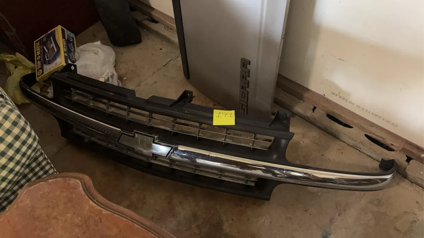 Chevrolet Silverado 1500 Front Grille