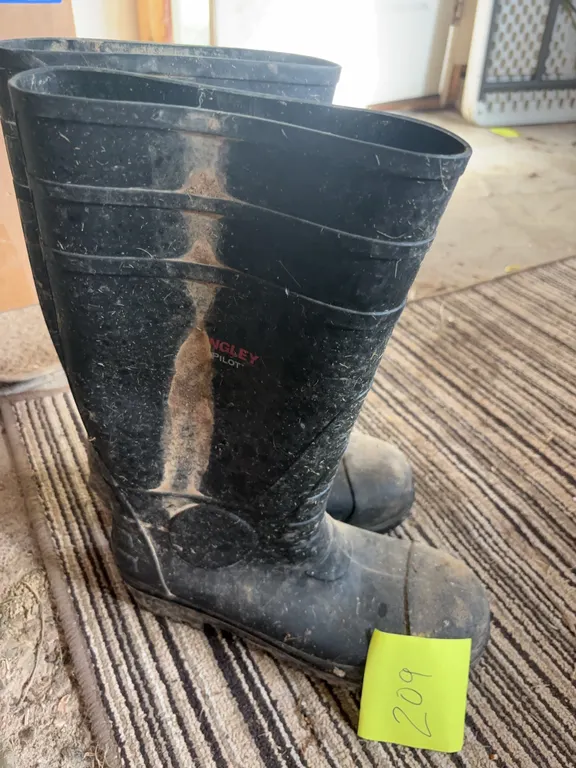 Tingley Pilot Rubber Boots