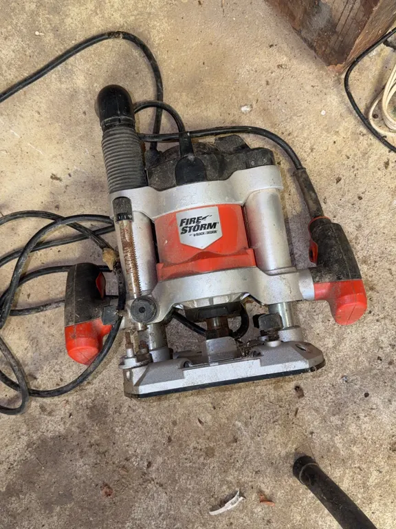 Black & Decker Firestorm Plunge Router (Model FS1200RP)