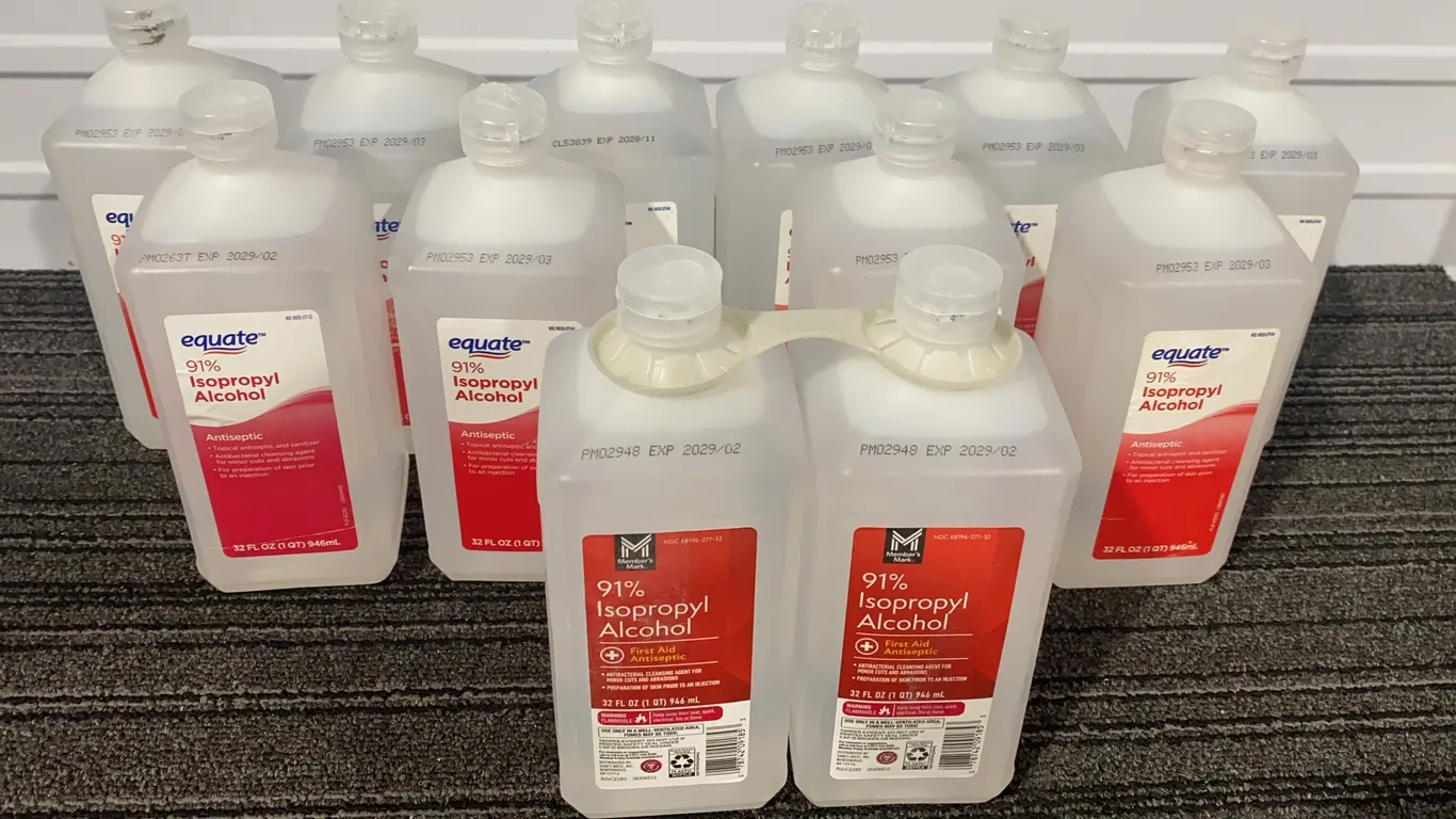 *NEW* (2) Members Mark & (10) Equate 91% Isopropyl Alcohol, 32 OZ Each - Best By 3/2029