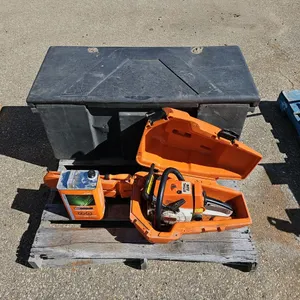 Stihl 026 Chainsaw w/ Case, Large Support Case & Fuel Cell