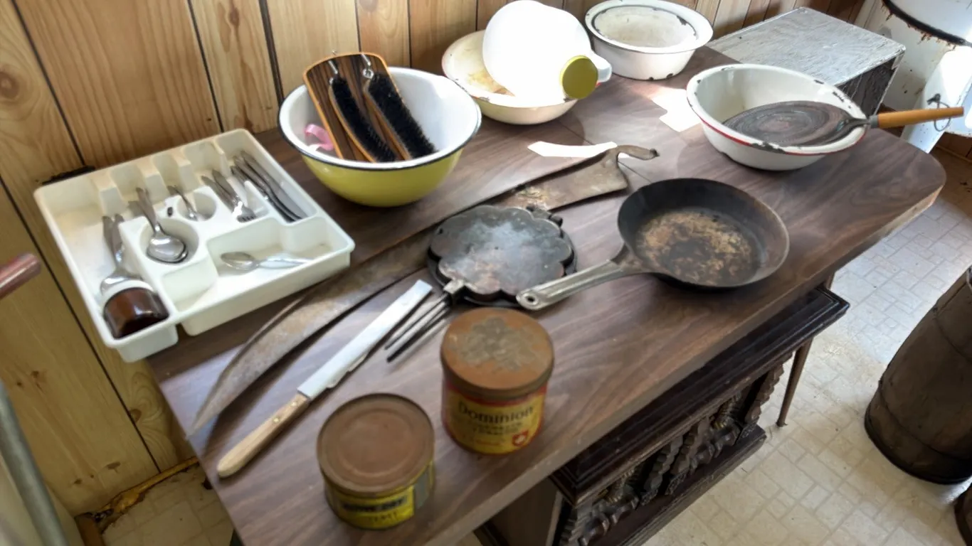 Assortment of Collector & Antique Pieces