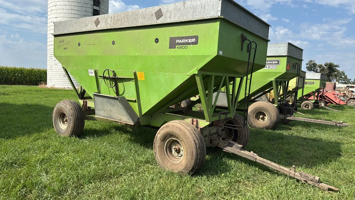 Parker 4800 Gravity Wagon w/ 528 Bu Capacity