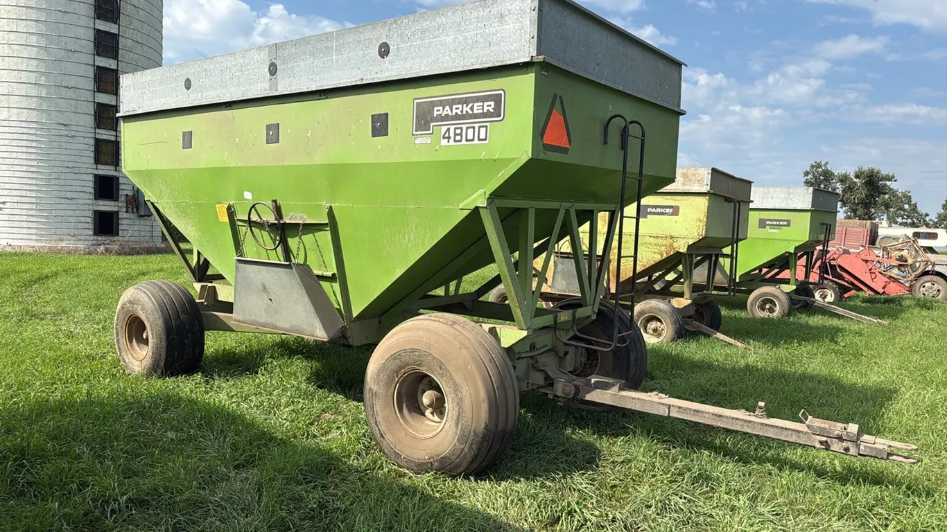 Parker 4800 Gravity Wagon