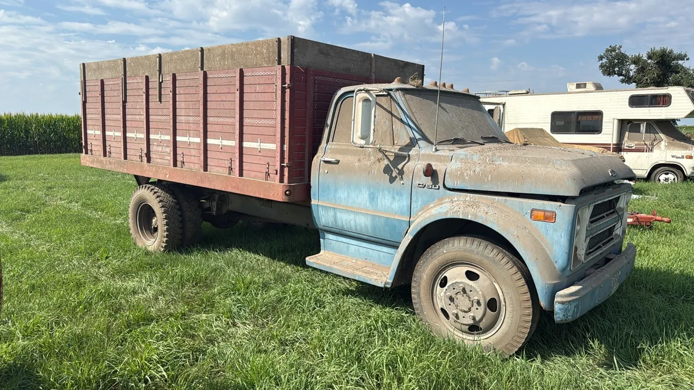 Chevy C-50 Grain Truck w/ 14’ Wooden Road King Hoist Box, Gas, 22,853 Miles *Not Running* - Needs Battery - Didn't see running - *Title and Transfer