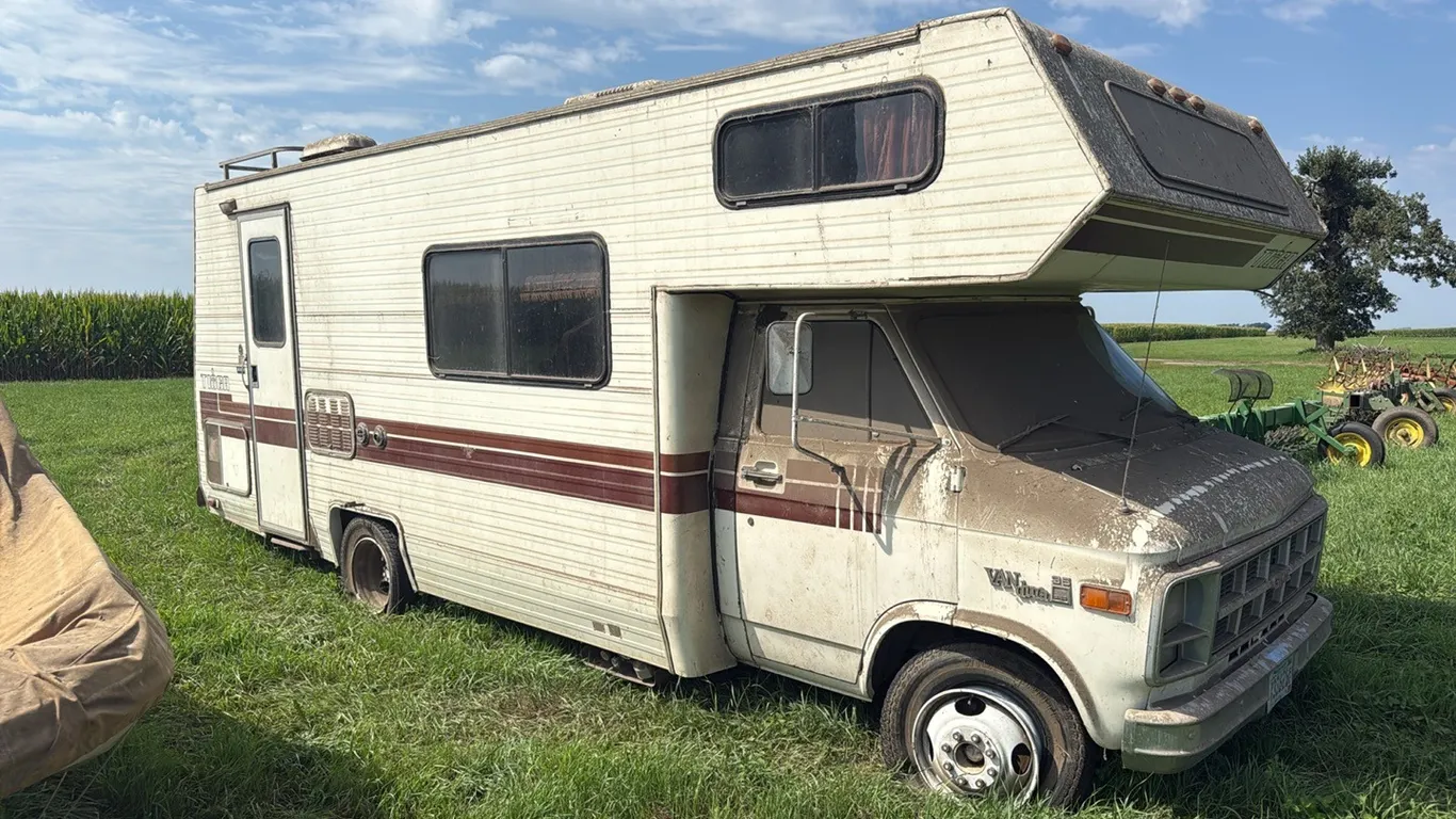 GMC Vandura Tioga RV Camper, 39,839 Miles *NOT Running and All The Tires are Flat, Rotten Or Off Bead* Rotten - Title and Transfer Fees to Apply