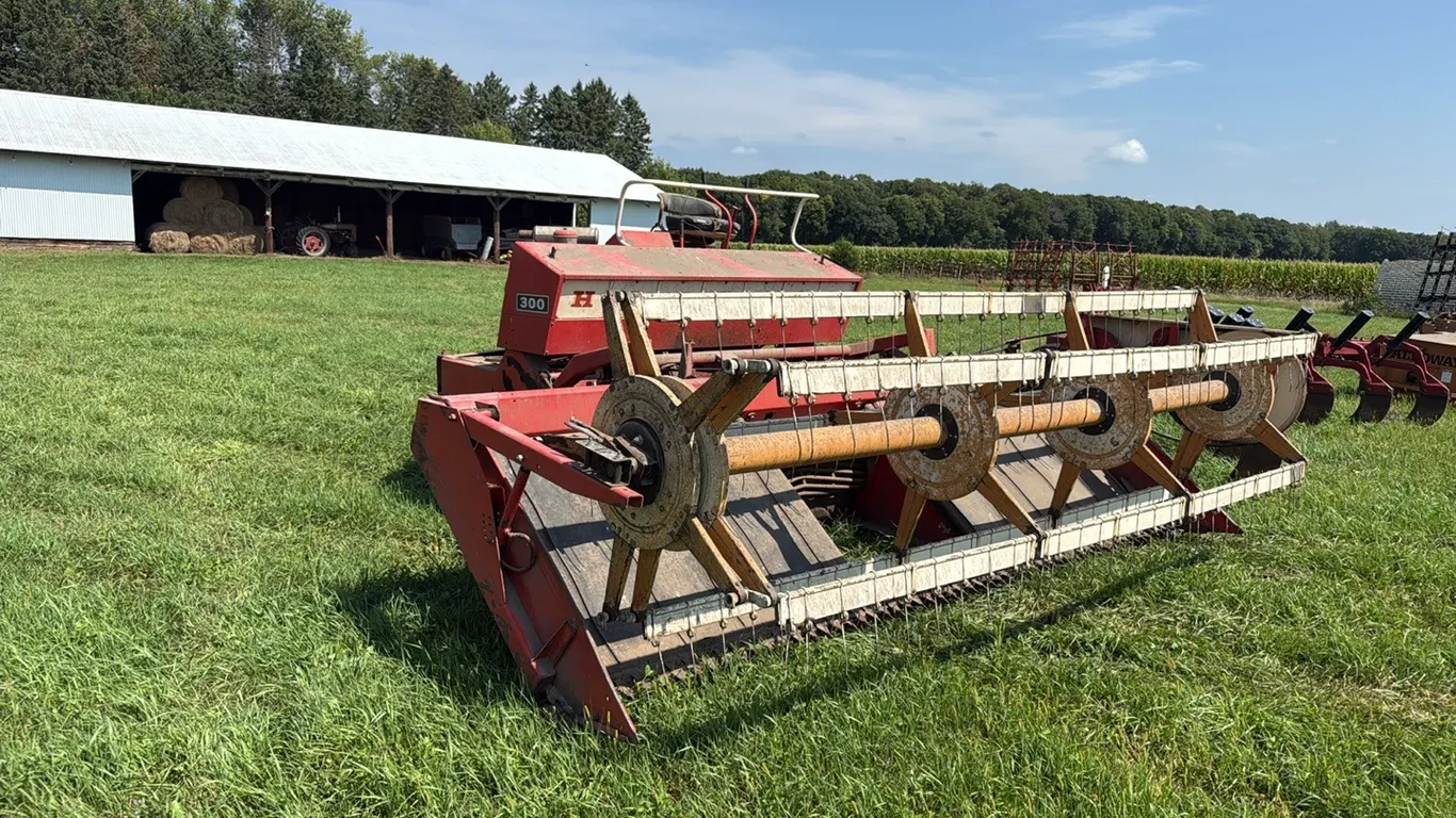 Hesston 300 Approx 15’ Swather *NOT Running*