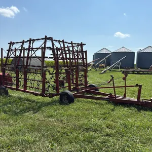 Approx 36’ Melroe 420 Multiweeder, *Has Flat Tires*