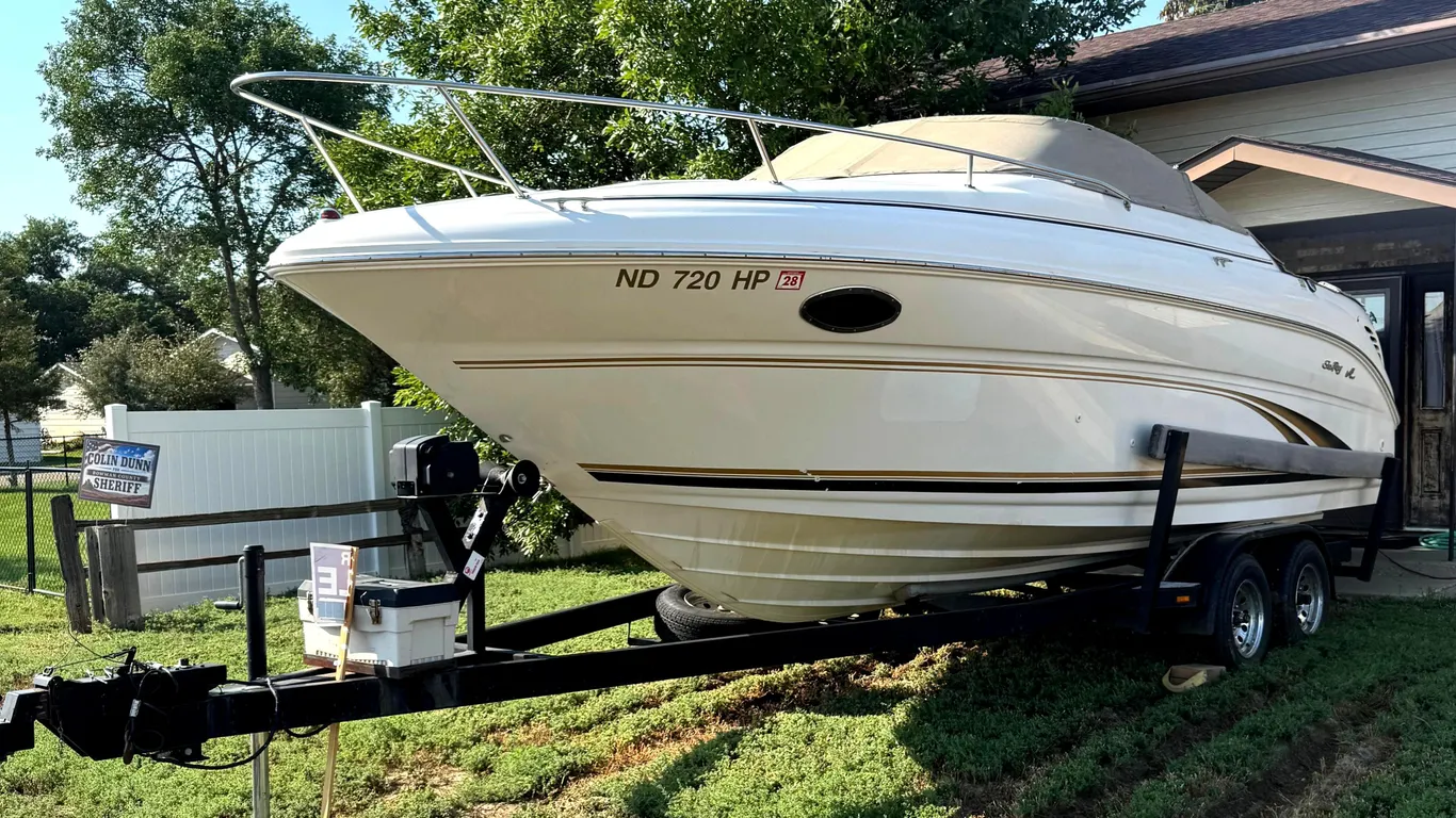 2001 Sea Ray Cabin Cruiser Boat