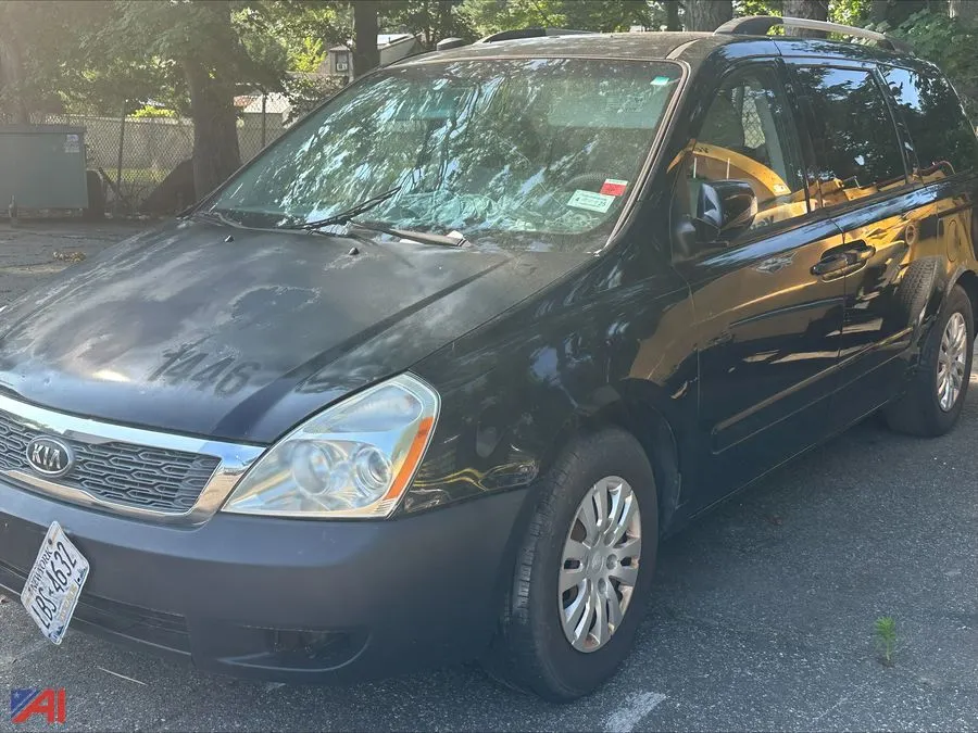 2012 Kia Sedona Mini-Van