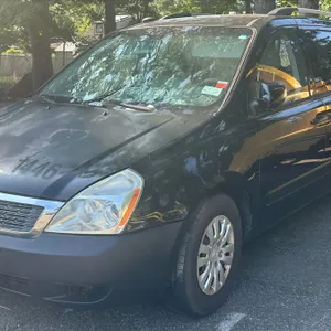 2012 Kia Sedona Mini-Van