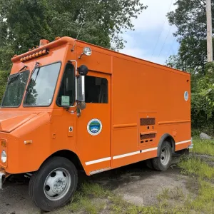 1995 GMC P30 Forward Control  Van