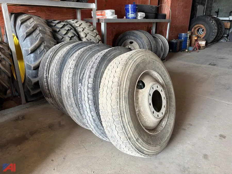 (5) 11R24.5 Michelin XDE M/S Tires on Steel Hub Pilot Rims