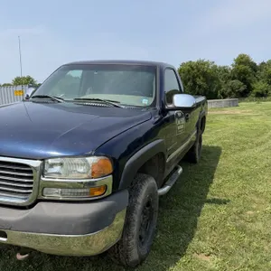 2002 GMC Sierra 2500HD Pickup Truck