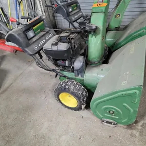 (#15) John Deere 1332DDE Snowblower
