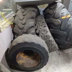 (#19) (5) Assorted Front & Rear Wheels/Tires