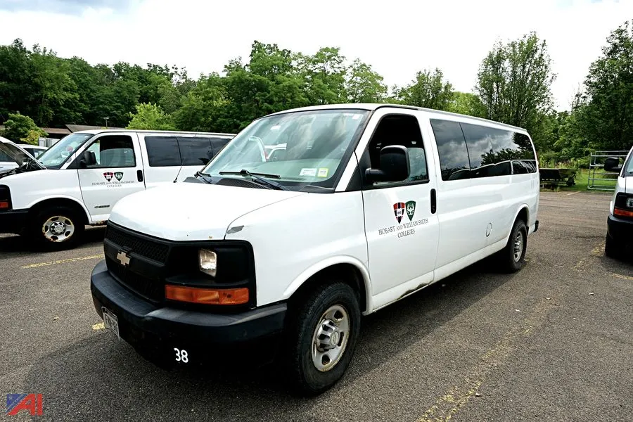 2012 Chevy 3500 Express Ext. 12 Person Passenger Van/38