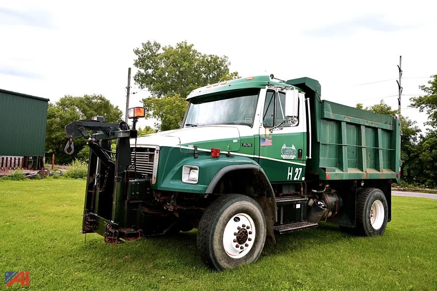 2000 Freightliner F70 Dump & Plow Truck/H27