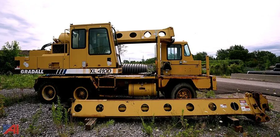 Late 90's Gradall XL 4100 Wheeled Excavator