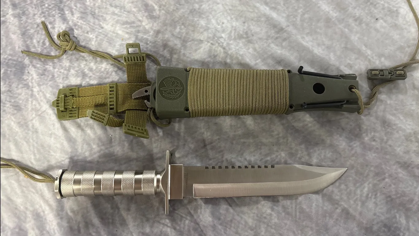 Maxam Fixed-Blade Survival Knife W/Sheath & Paracord Handle (Neenah, WI)