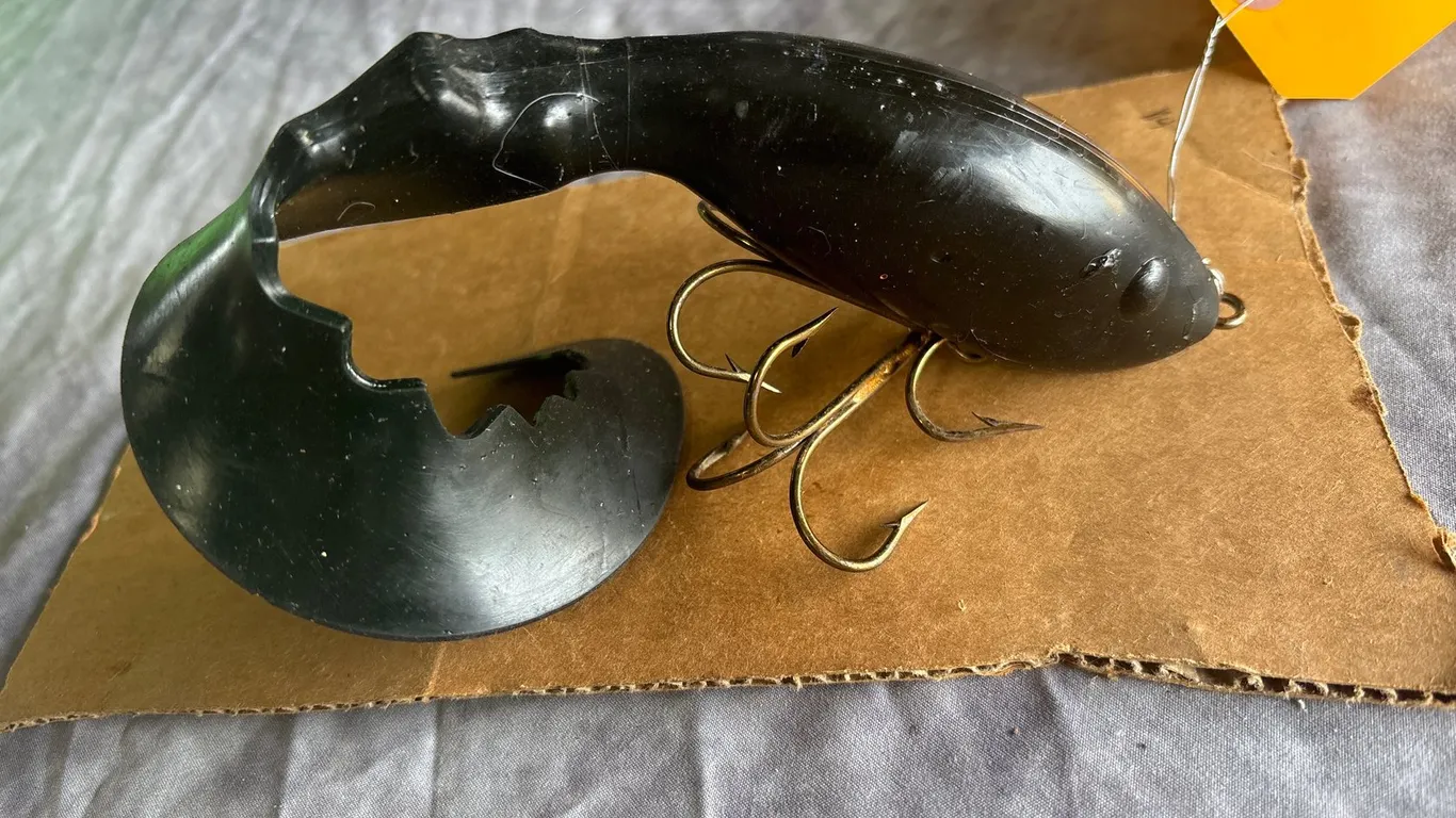 Large Vintage Swirl Rubber Lure (Neenah, WI)
