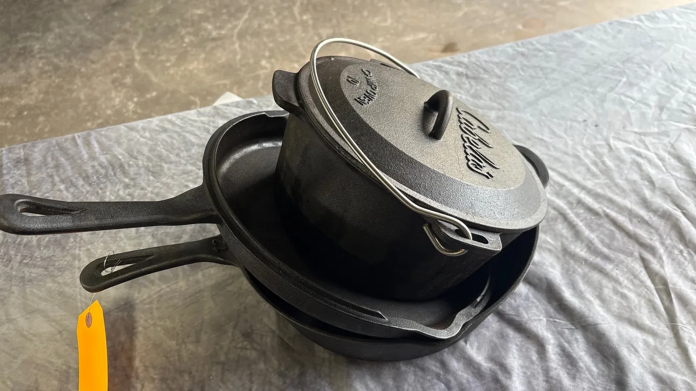 Cabela's Camp Oven and Pans (Neenah, WI)