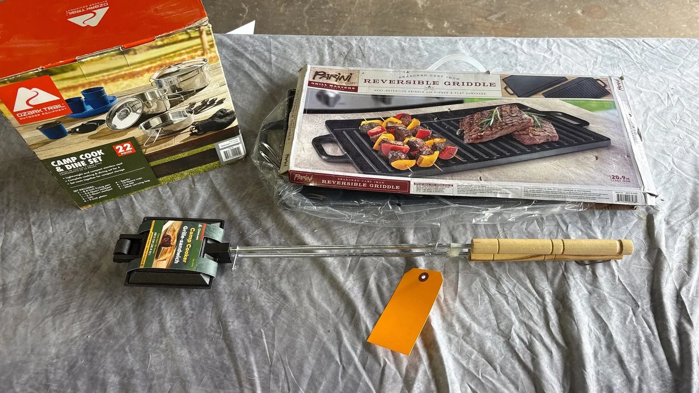 Camp Cook and Dine Set (Neenah, WI)