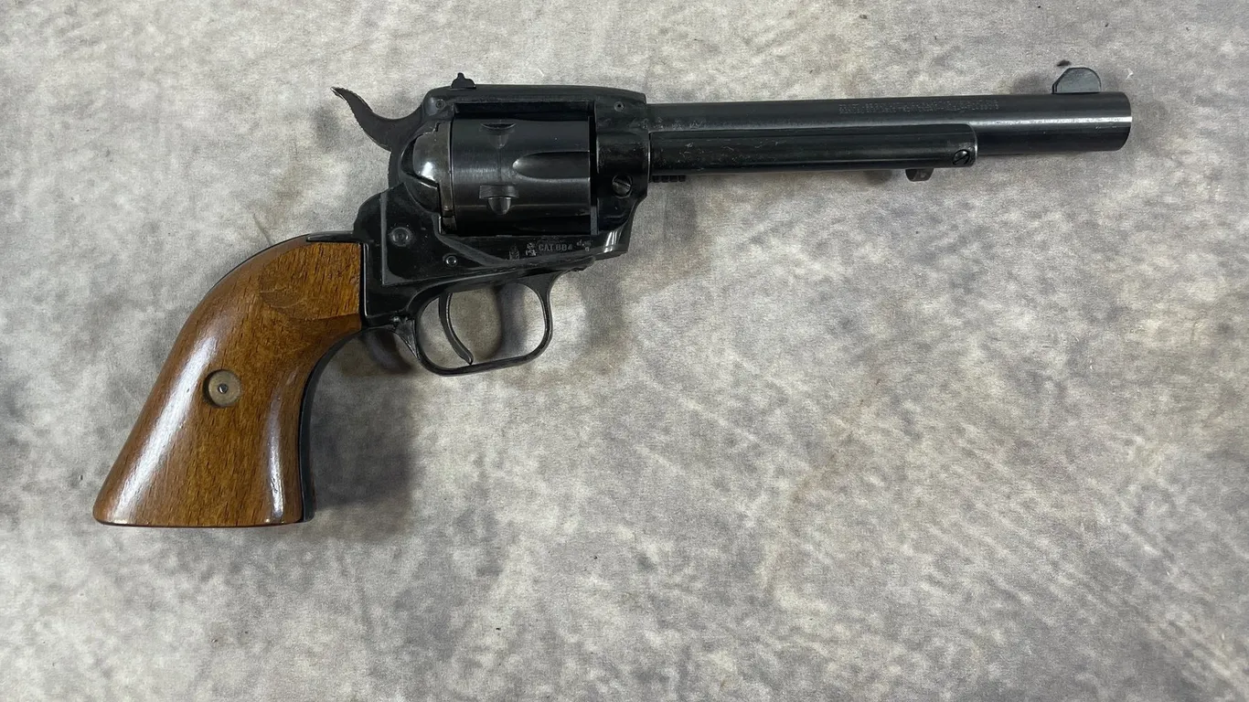 Armi Filli Model TA76, 22LR Revolver, SN: D08096, (Neenah, WI)