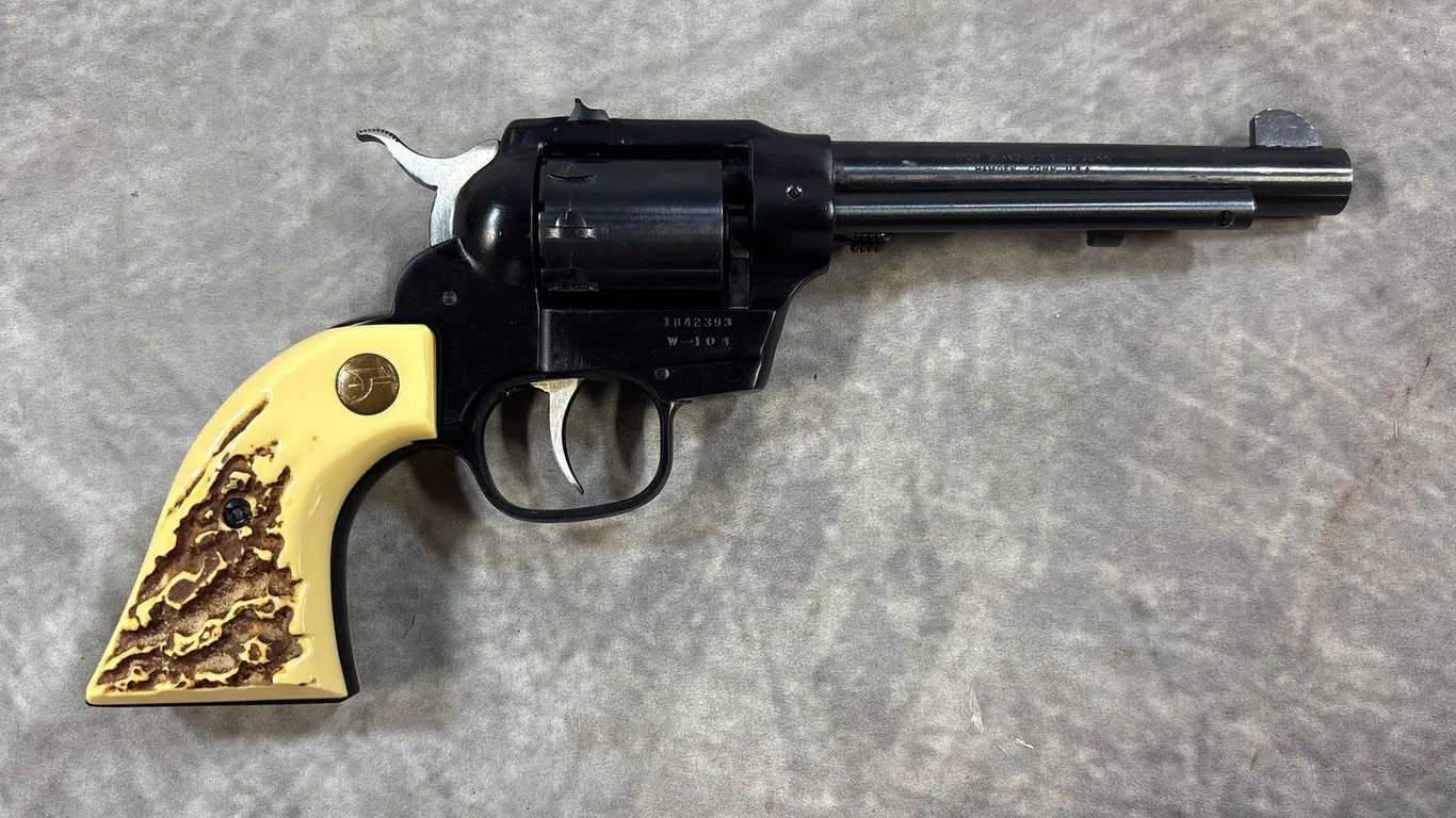 Hi-Standard Double Nine, 22 LR Revolver, SN: 1642393 (Neenah, WI)