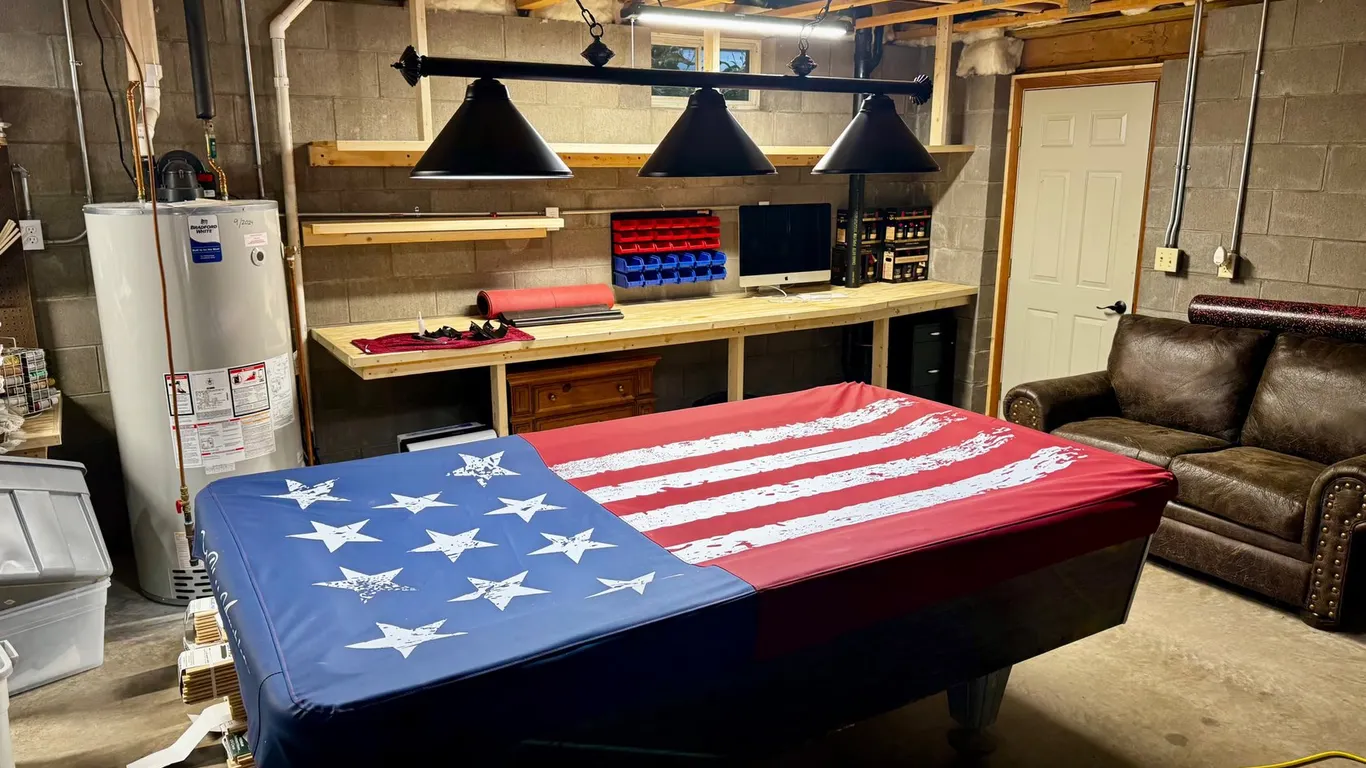 Freshly Recovered 8’ Pool Table with Extras