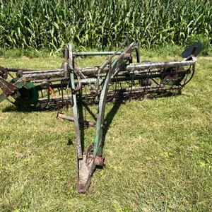 Oliver Side Rake