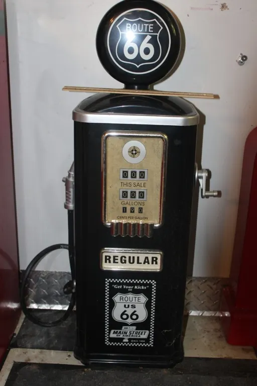 32 Inch Model Route 66 Gas Pump