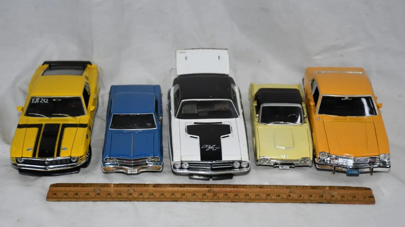 5 Diecast Models: Three 1:24 Scale and Two 1:32 Scale