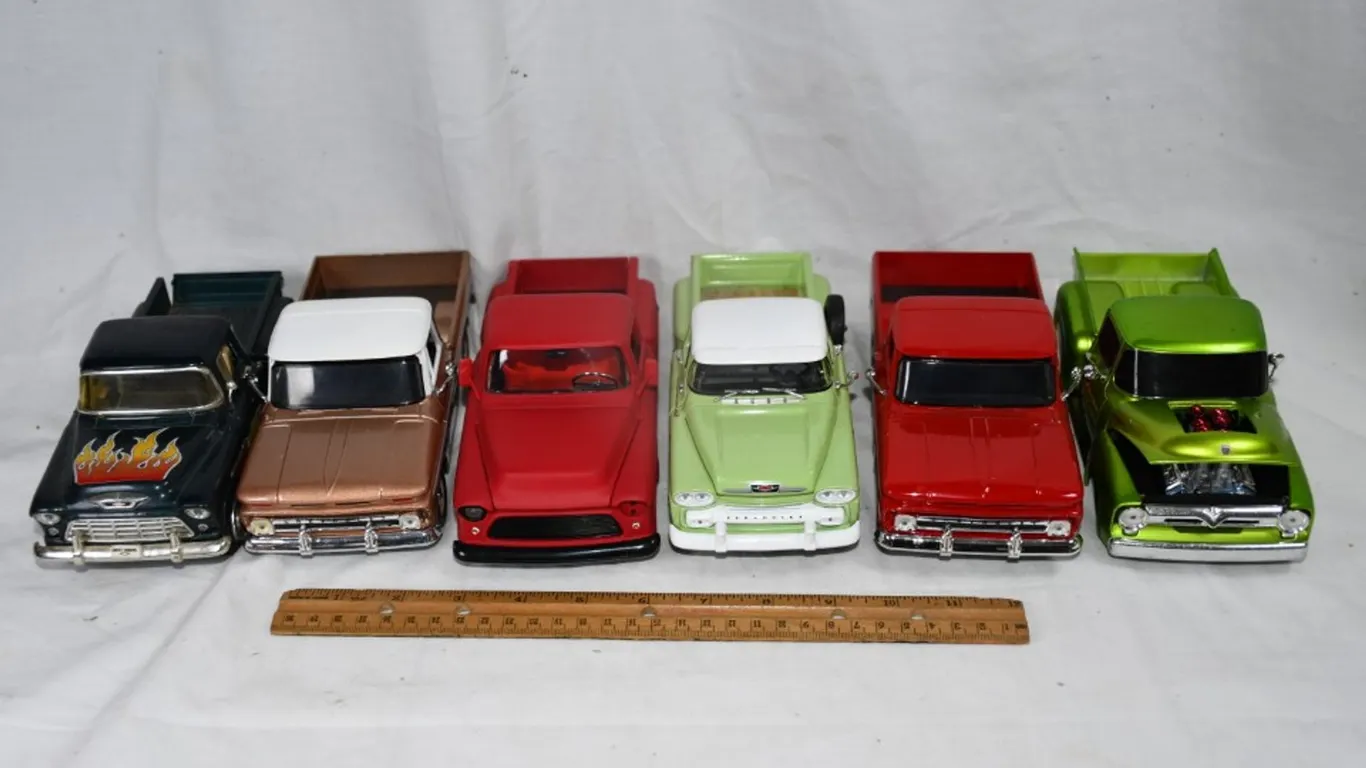 6 1:24 Scale Pickups