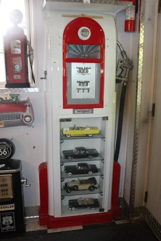 Wayne Model Texaco Gas Pump Display Shelf, Measures 29 x 8 x 70, Die Cast Sold In Next Lot