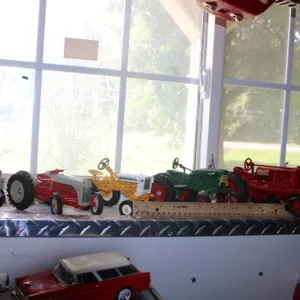 6 Diecast Tractors