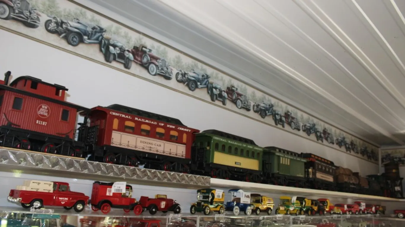 Nine Car Jim Beam Decanter Train Approximately 10 Foot Long Each Car Is Individual