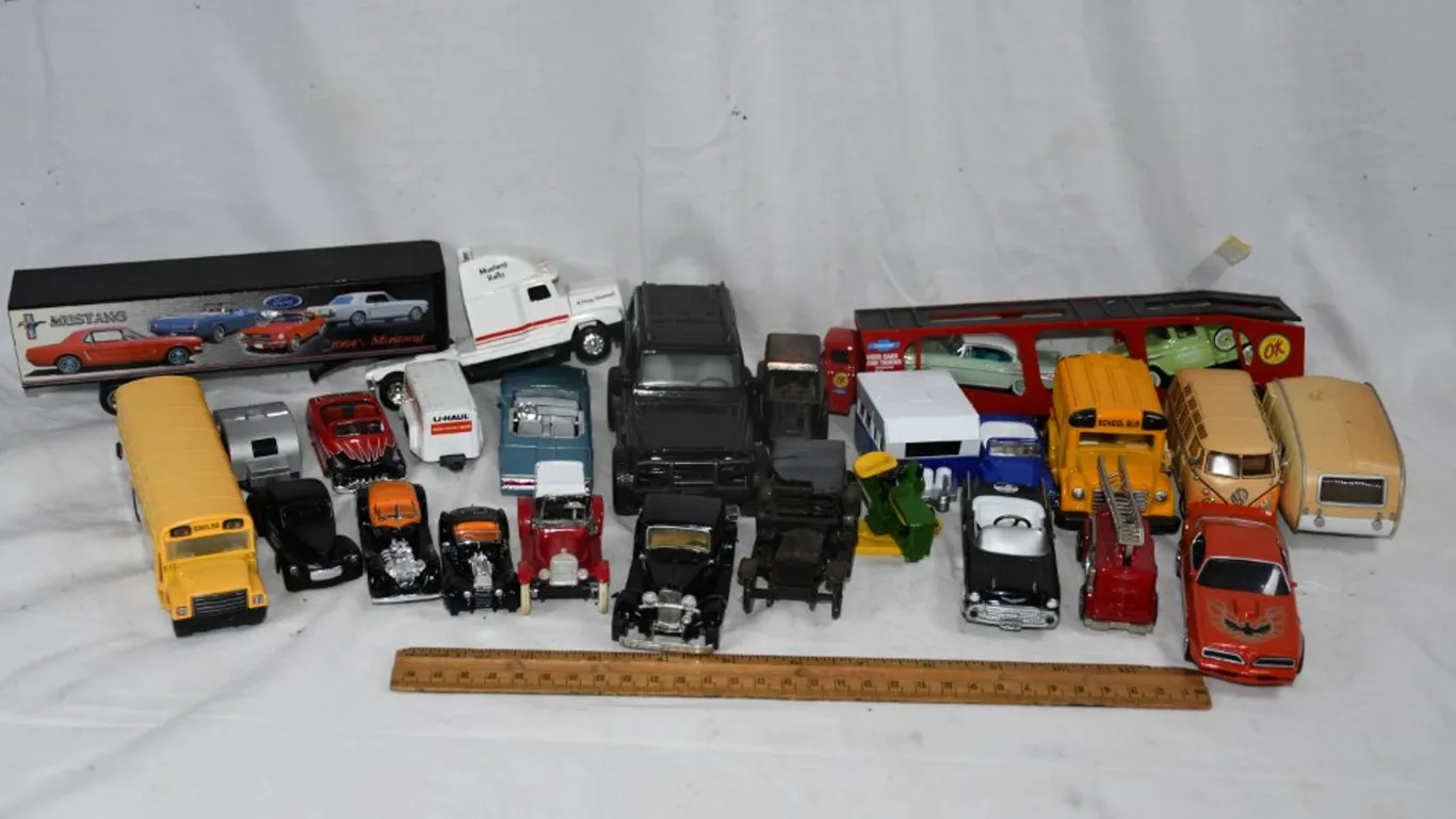 Diecast Cars, Various Sizes