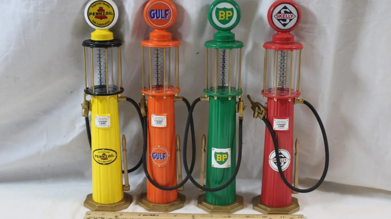 Four 12 Inch Diecast Gas Pump Models Pennzoil BP Skelly and Gulf