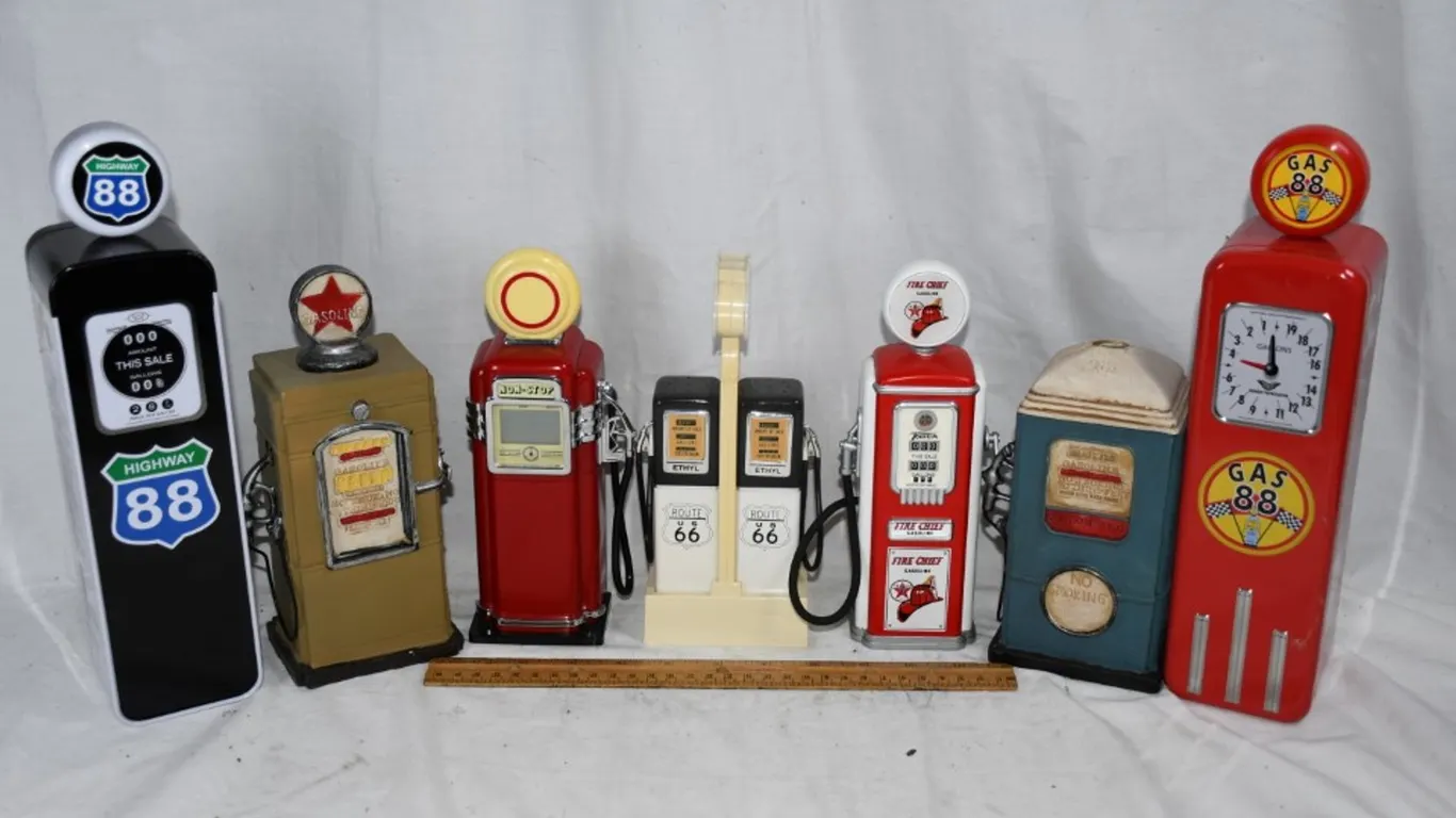 Model Gas Pumps and Tins