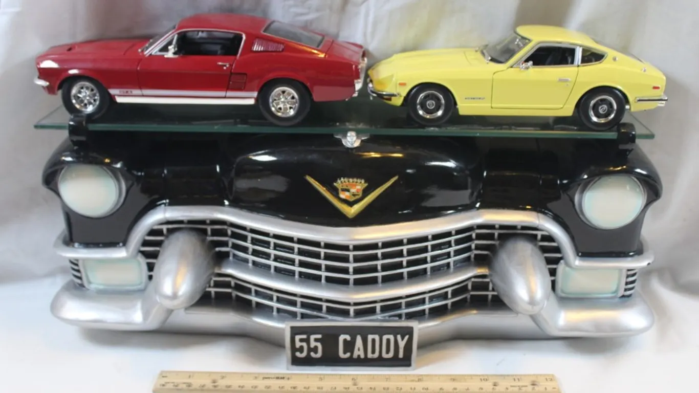 55 Cadillac Display Shelf with a 1:18 Scale Maisto 1971 Datsun 240Z and a 1:18 Scale Maisto 67 Ford Mustang GTA, Display Shelf Measures 20 x 6 x 7