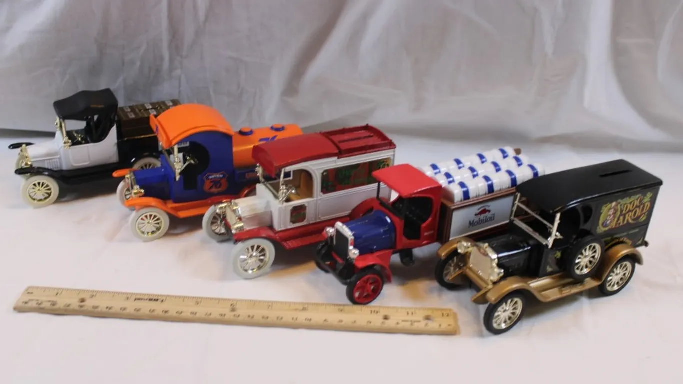 Five 1:24 Scale Diecast Advertising Cars: Tractor Supply 1918 Runabout, Union 76 1912 Delivery Car Christmas Delivery Bank, Ertl 1913 Model T Van Mobi