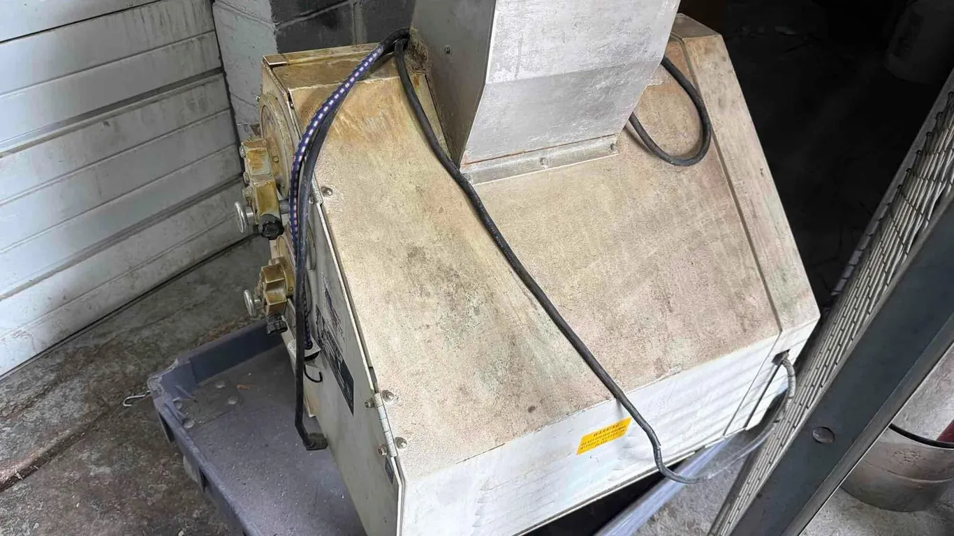 ANETS DOUGH ROLLER / SHEETER